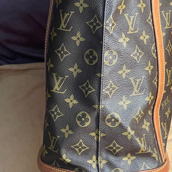 LV bucket bag 100% original - Picture 9 of 16